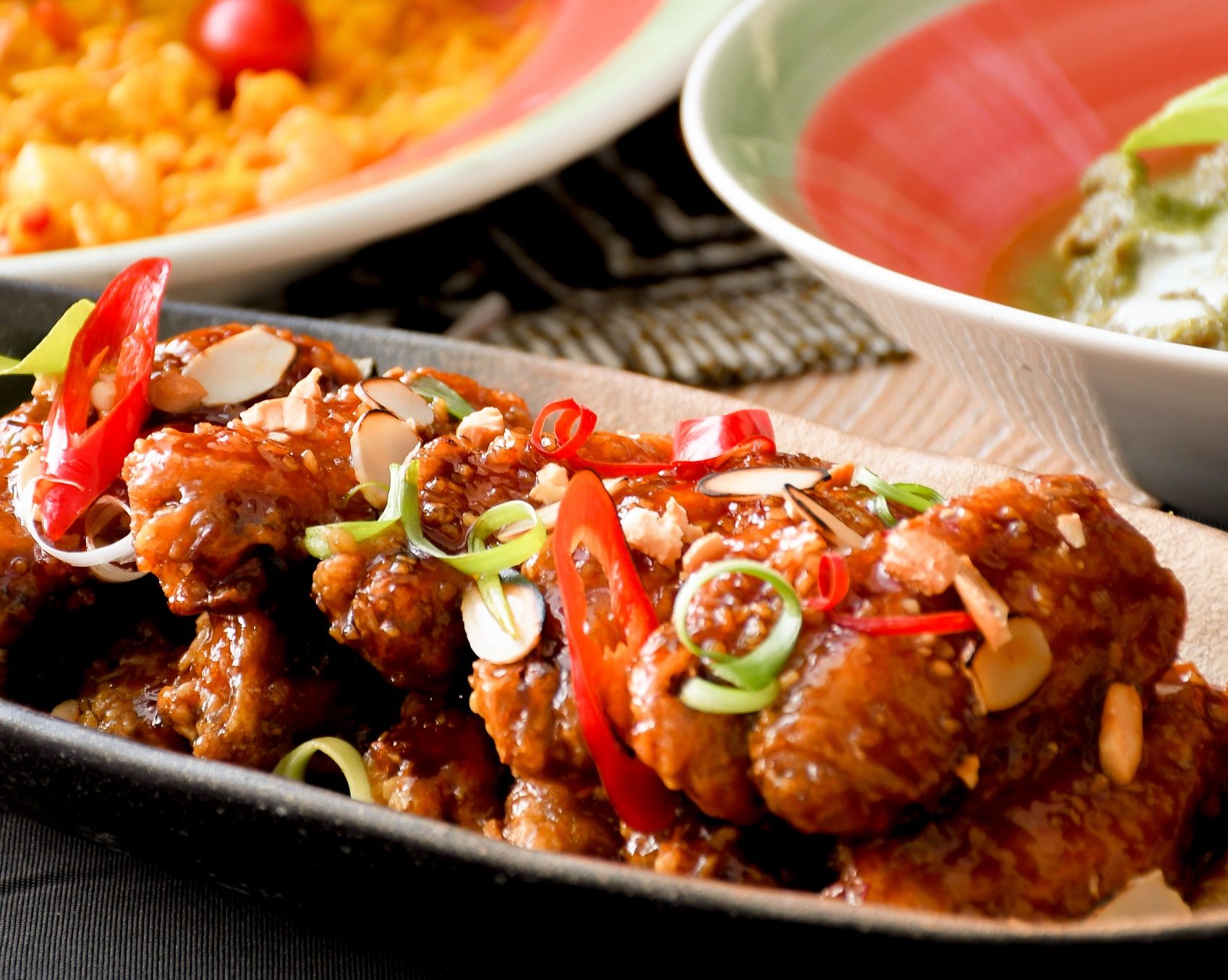 Thai Honey-Garlic Glazed Chicken Mid-Wing with Crispy Chips